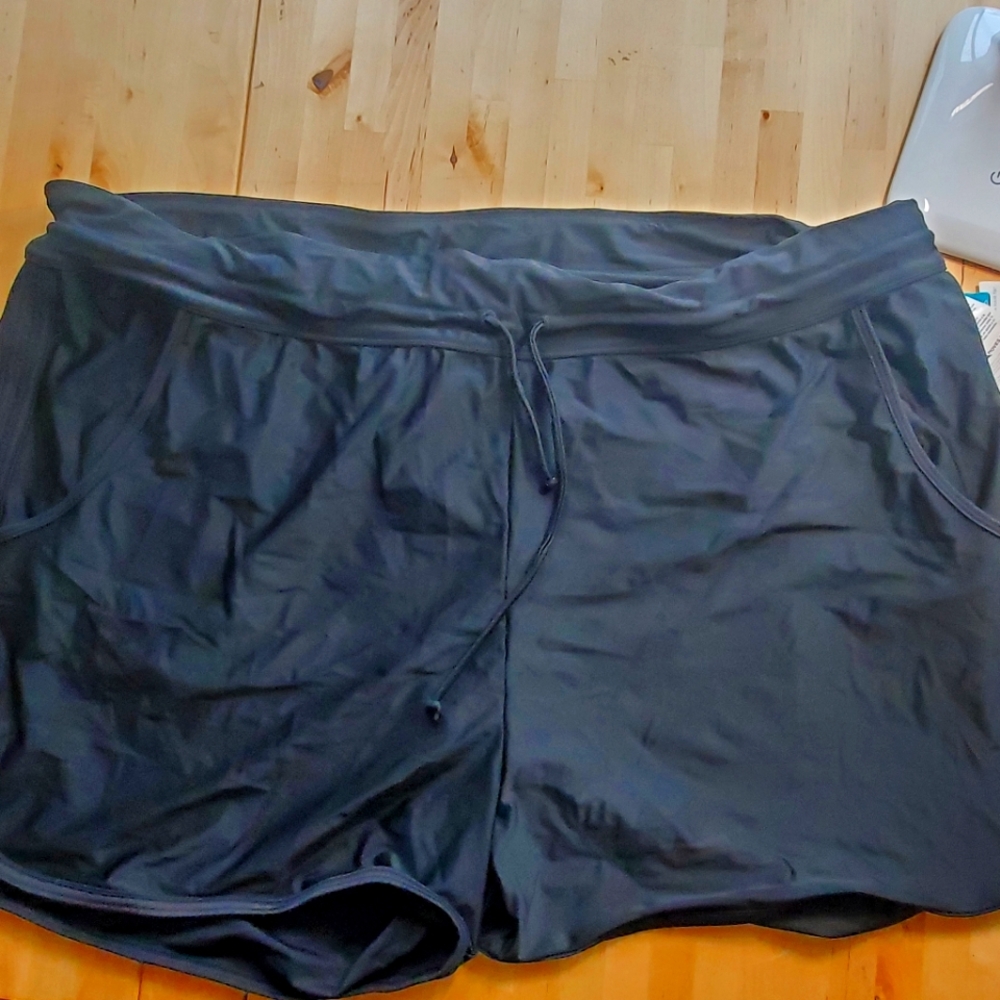 NWT LIVI SHORTS BY LANE BRYANT